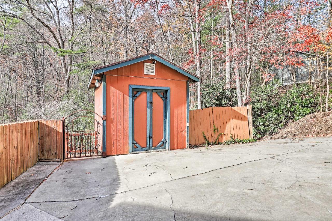 Asheville Mountain Getaway With Patio And Koi Pond! Exterior photo